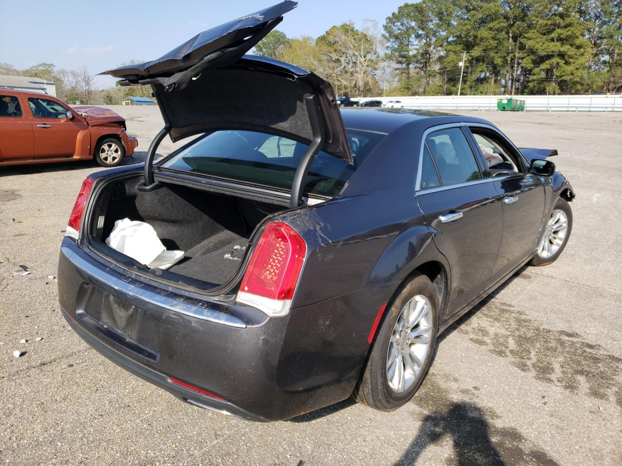 Photo 4 from auction – 2016 CHRYSLER 300C with VIN 2C3CCAEG4GH243465