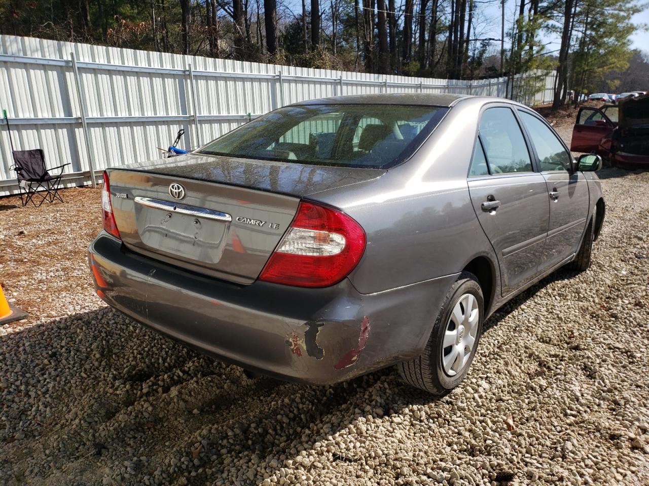 Photo 4 from auction – 2004 TOYOTA CAMRY with VIN 4T1BE30K14U923725