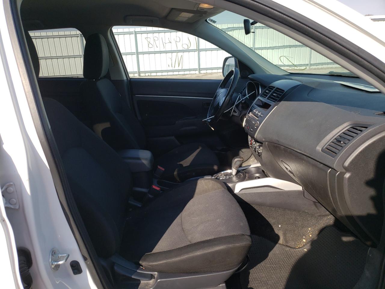Photo 5 from auction – 2012 MITSUBISHI OUTLANDER with VIN JA4AP3AU1CZ001784