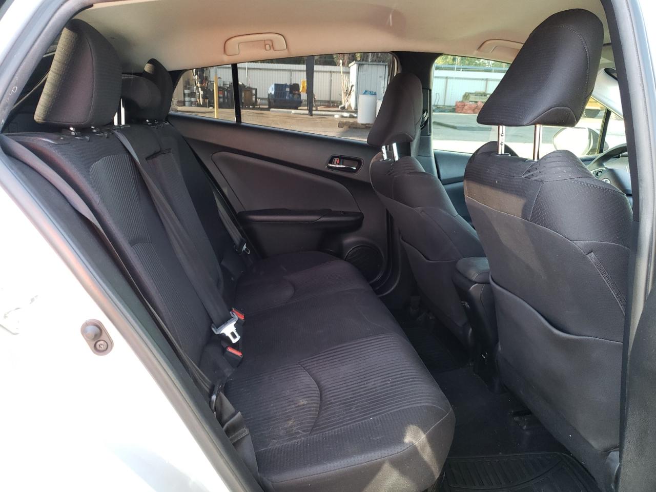 Photo 6 from auction – 2017 TOYOTA PRIUS with VIN JTDKBRFU4H3038486