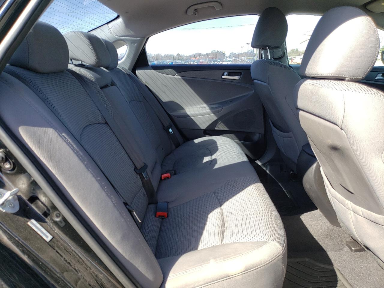 Photo 6 from auction – 2011 HYUNDAI SONATA GLS with VIN 5NPEB4AC9BH030197