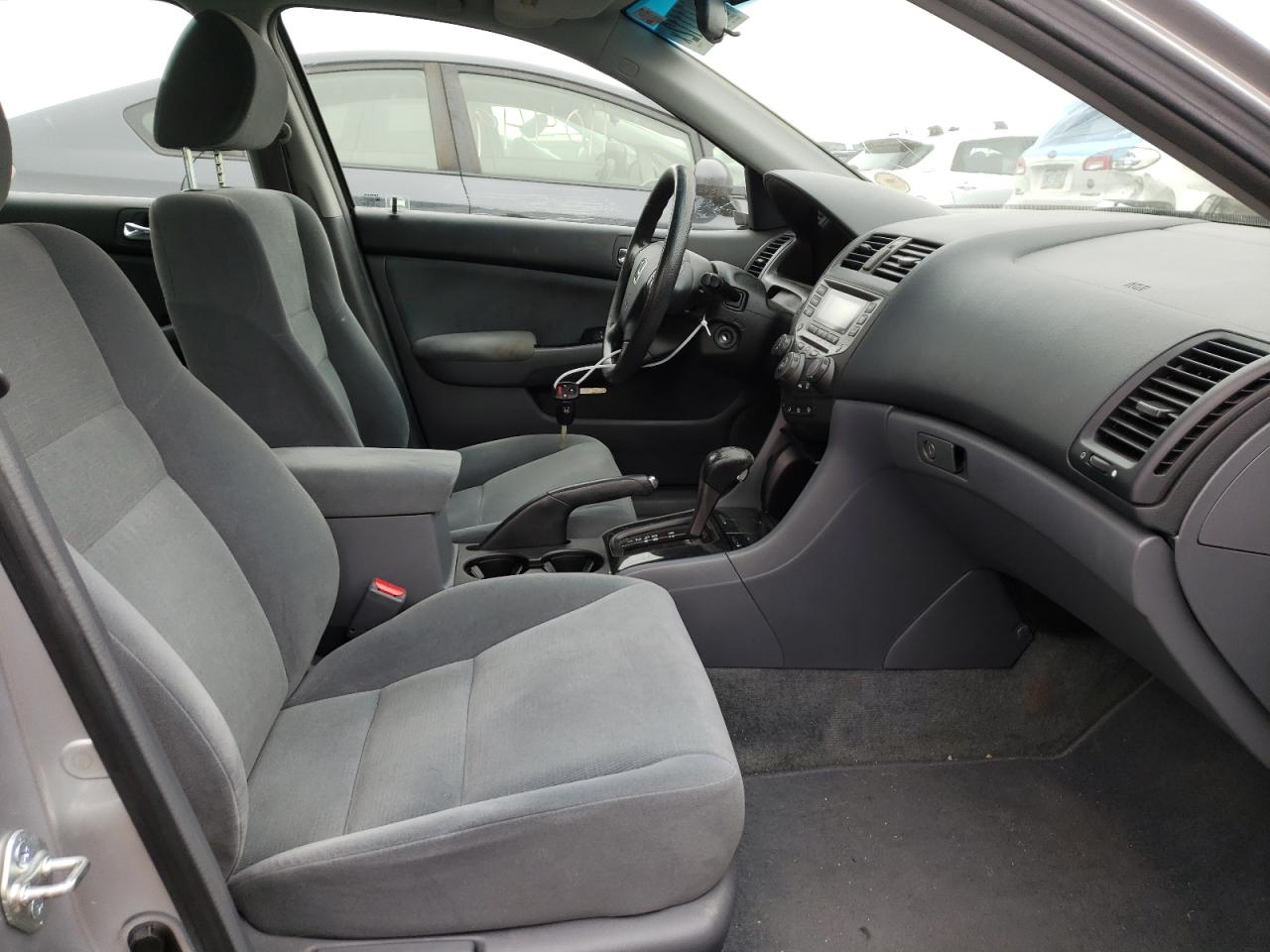 Photo 5 from auction – 2006 HONDA ACCORD with VIN 1HGCM56366A110572