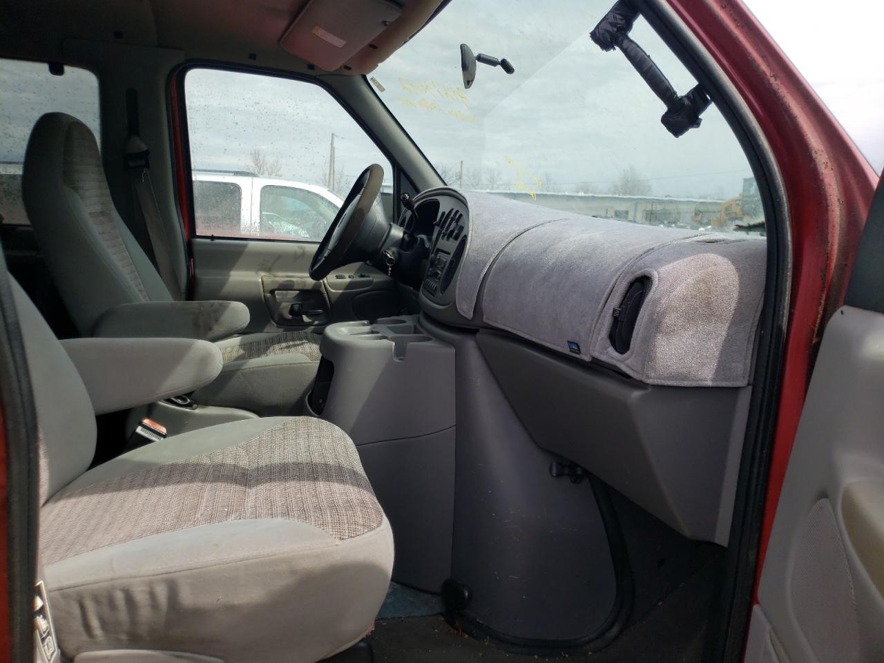 Фото 5 с аукциона – 2000 FORD ECONOLINE с VIN 1FBSS31S0YHB47960