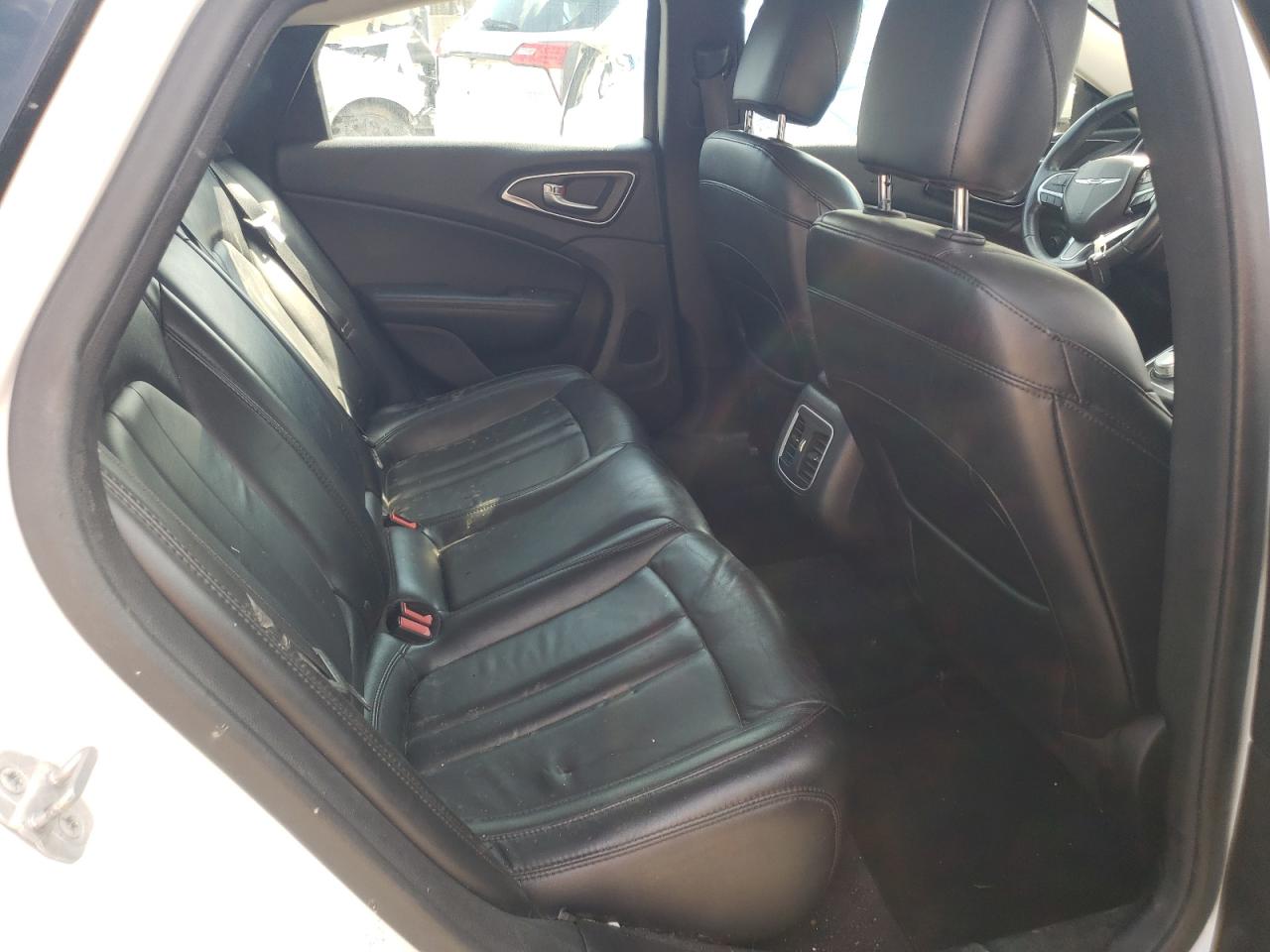 Photo 6 from auction – 2015 CHRYSLER 200 C with VIN 1C3CCCCG1FN524546