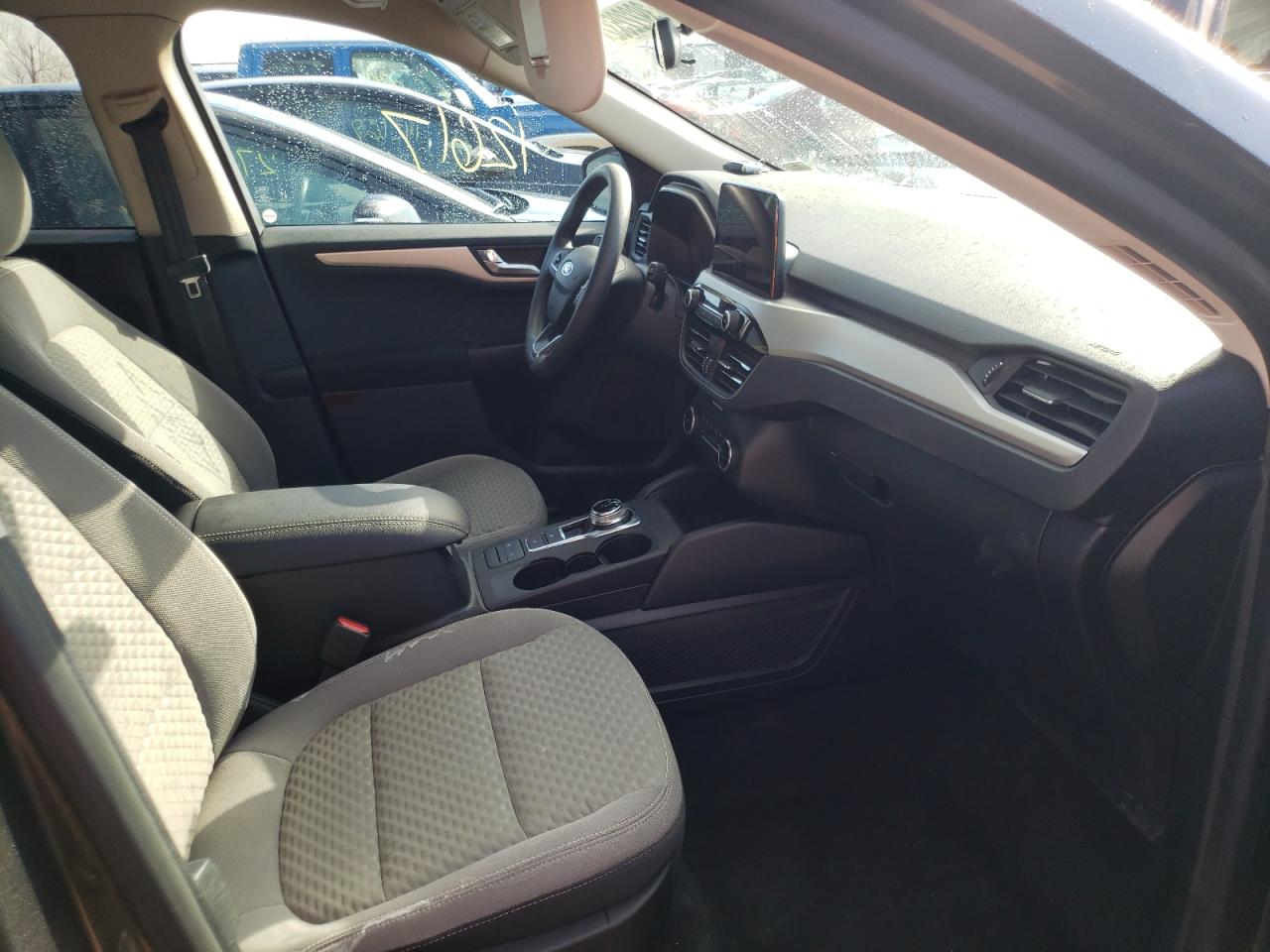 Photo 5 from auction – 2020 FORD ESCAPE SE with VIN 1FMCU9G64LUA30028
