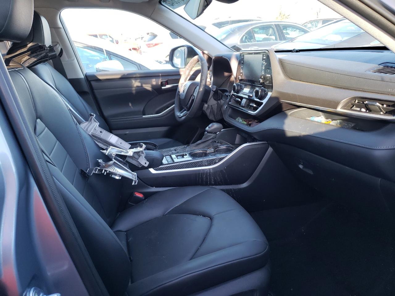 Photo 5 from auction – 2021 TOYOTA HIGHLANDER with VIN 5TDGZRBH5MS057521