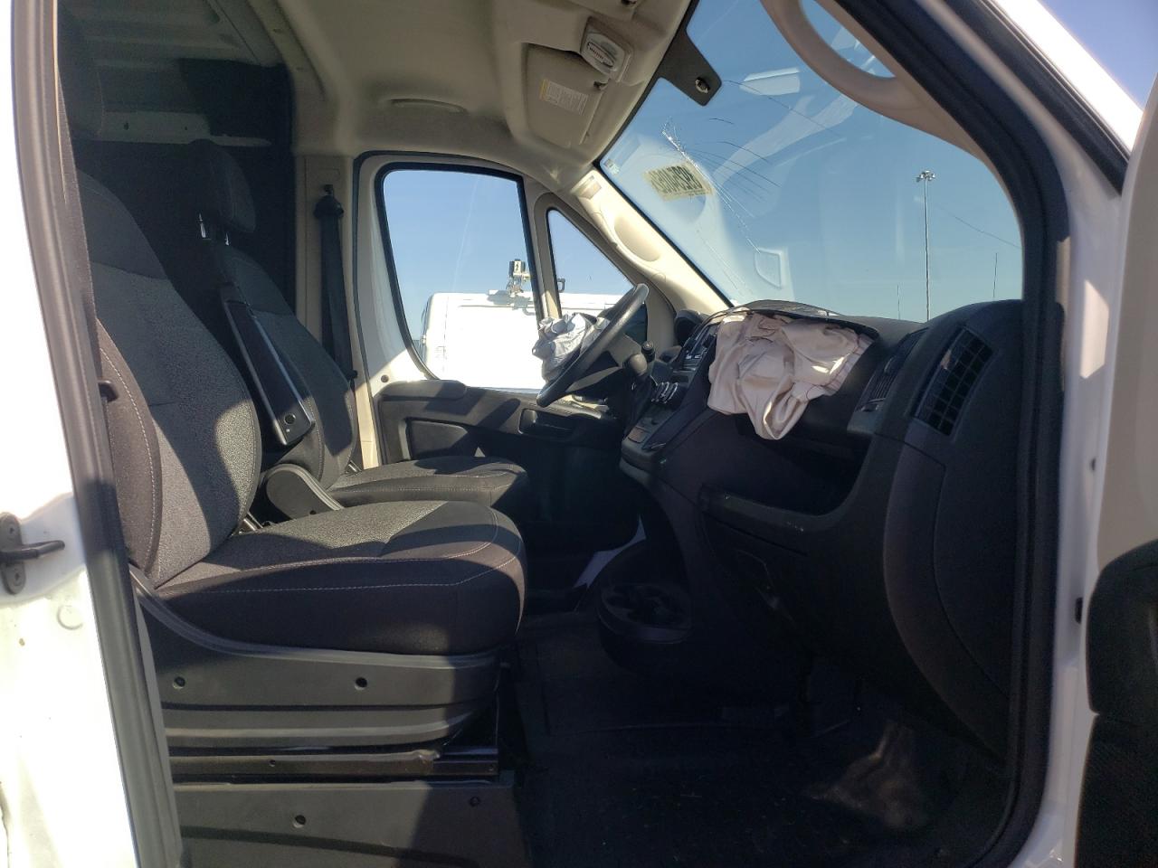 Photo 5 from auction – 2018 RAM PROMASTER with VIN 3C6TRVNG8JE145261