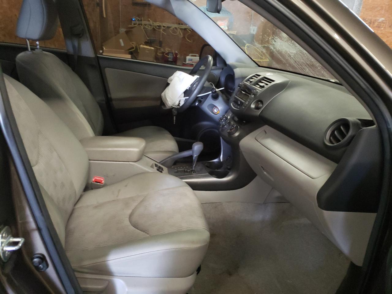 Photo 5 from auction – 2011 TOYOTA RAV4 with VIN 2T3BF4DV5BW169269
