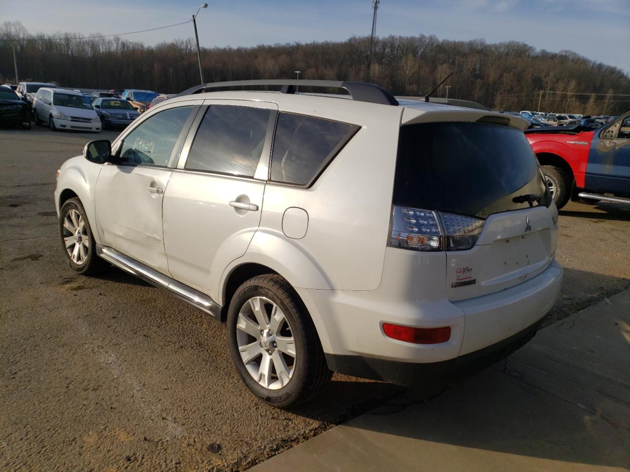 Photo 3 from auction – 2013 MITSUBISHI OUTLANDER with VIN JA4JT3AW5DU020527