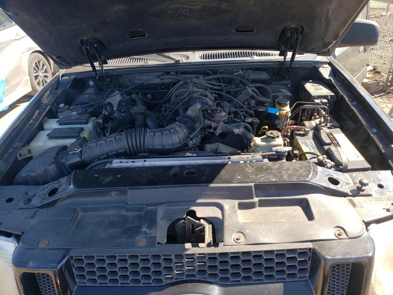 Photo 7 from auction – 2001 FORD EXPLORER S with VIN 1FMZU77E01UB68443