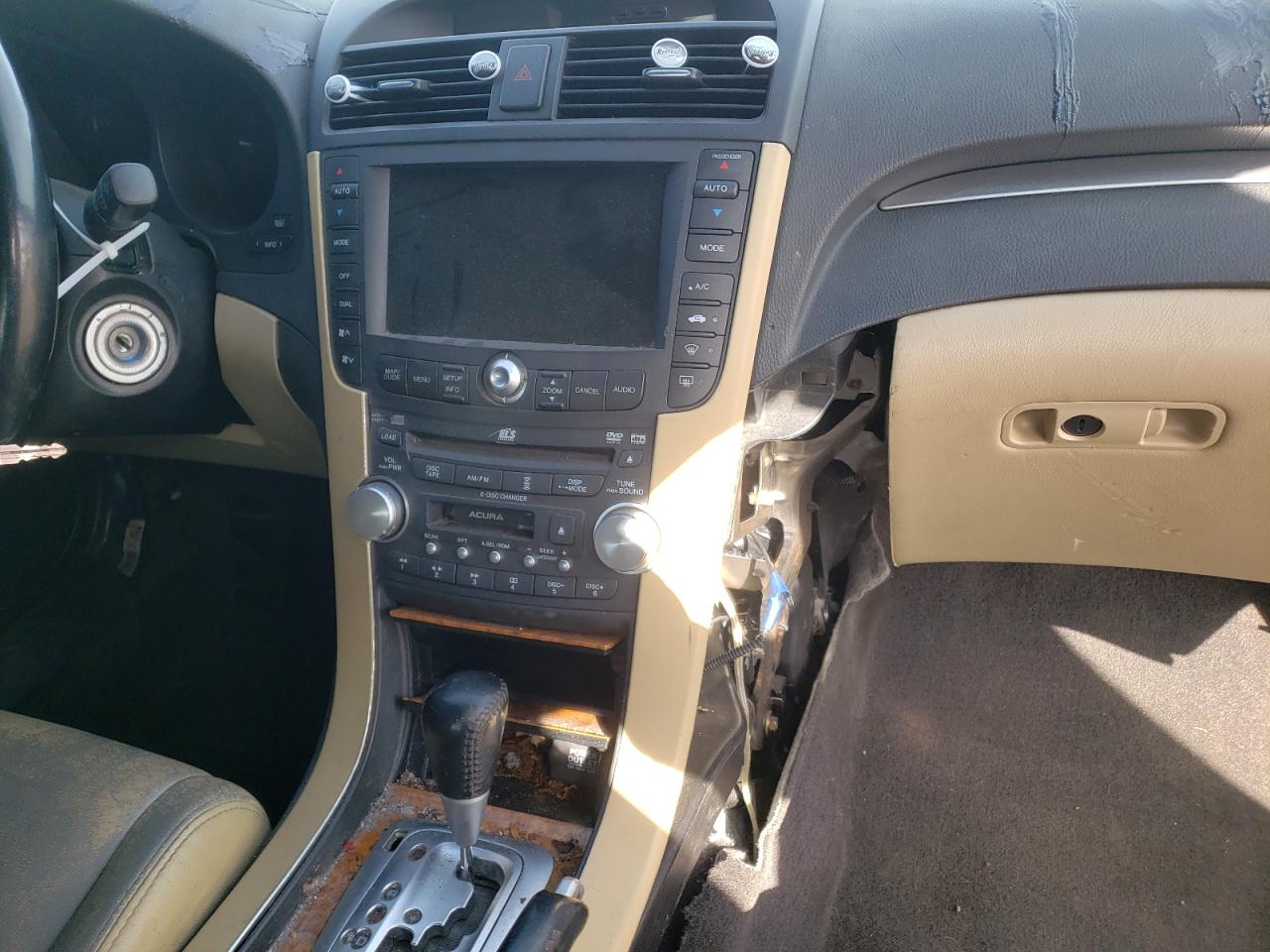 Photo 9 from auction – 2004 ACURA TL with VIN 19UUA66234A044585