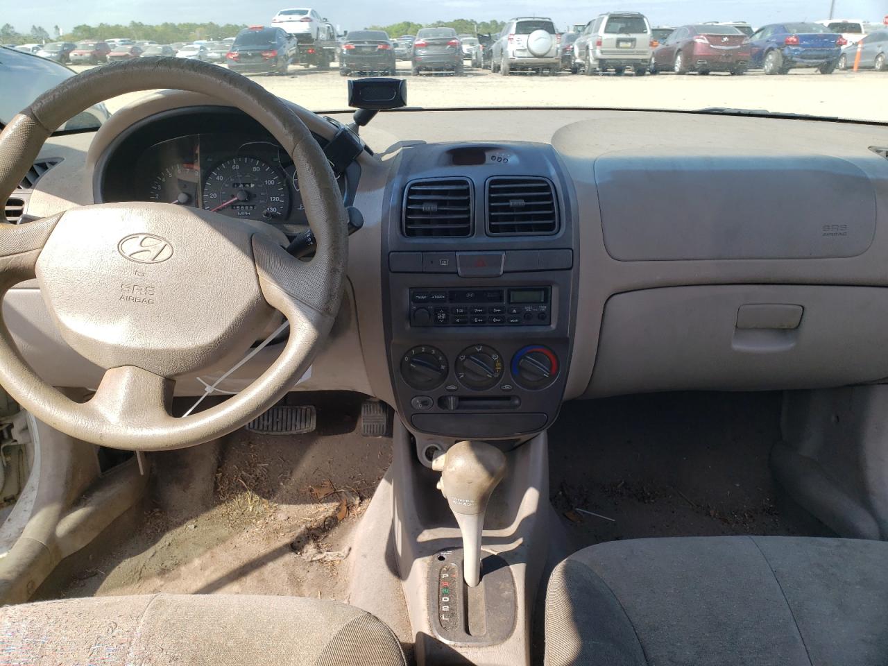 Photo 9 from auction – 2002 HYUNDAI ACCENT GL with VIN KMHCG45C32U294813
