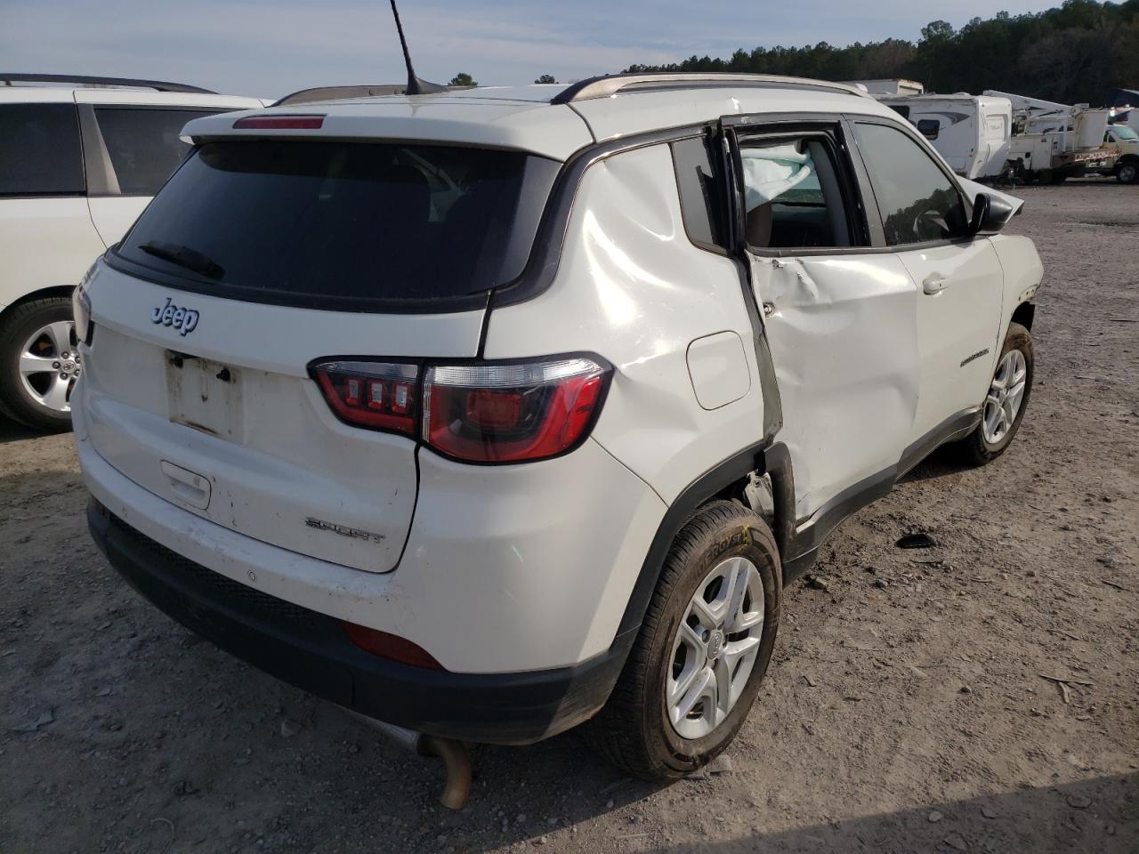 Photo 4 from auction – 2018 JEEP COMPASS SP with VIN 3C4NJCAB9JT240527