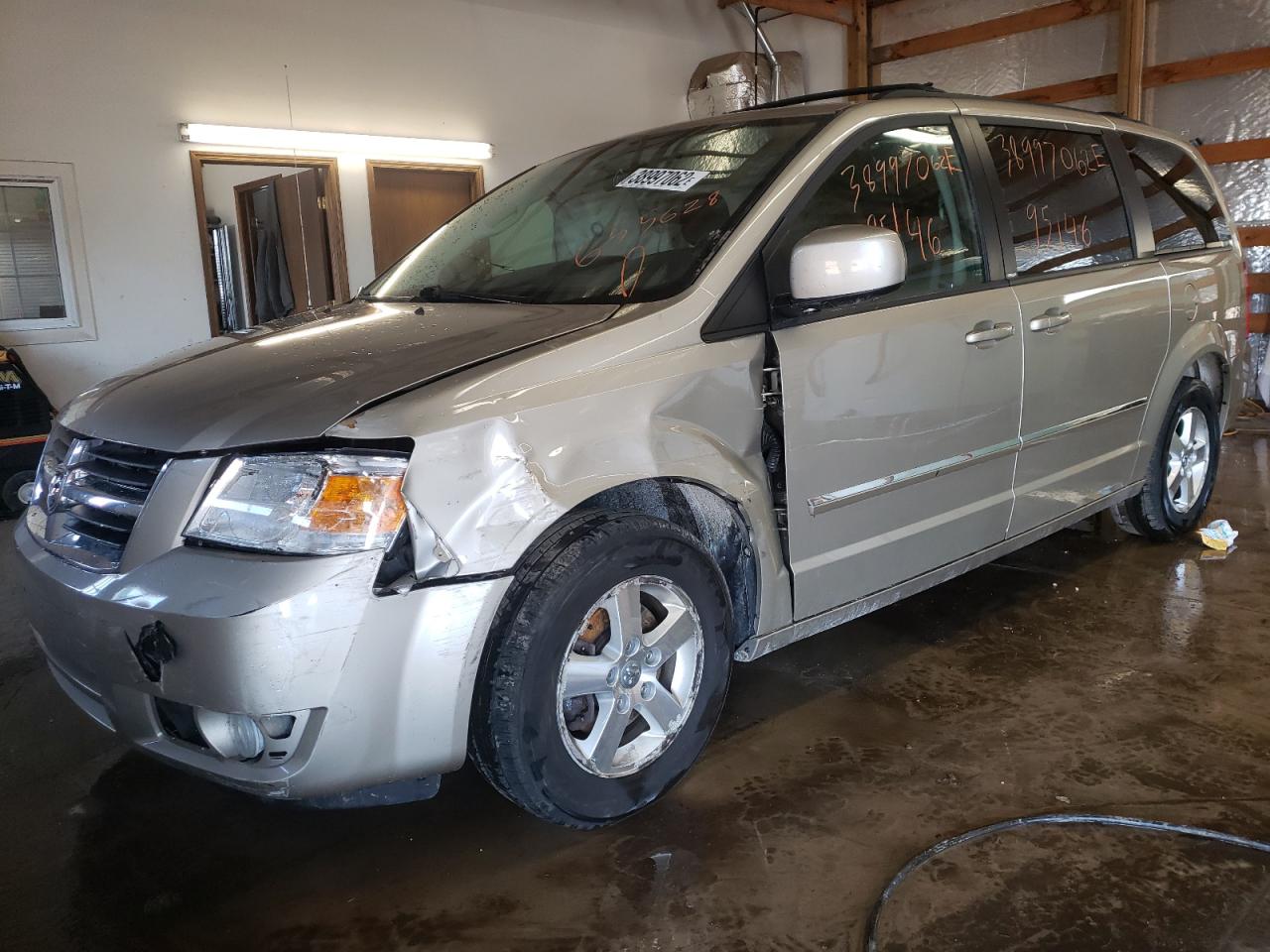 Photo 2 from auction – 2009 DODGE GRAND CARA with VIN 2D8HN54189R655628