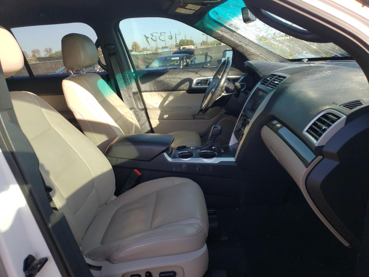 Photo 5 from auction – 2011 FORD EXPLORER L with VIN 1FMHK7F81BGA37910