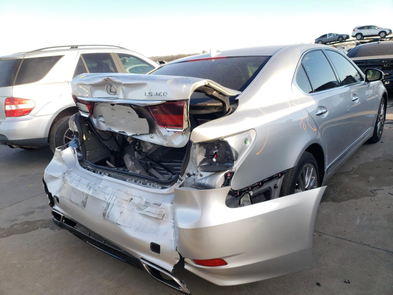Photo 4 from auction – 2017 LEXUS LS 460 with VIN JTHBL5EF7H5145558