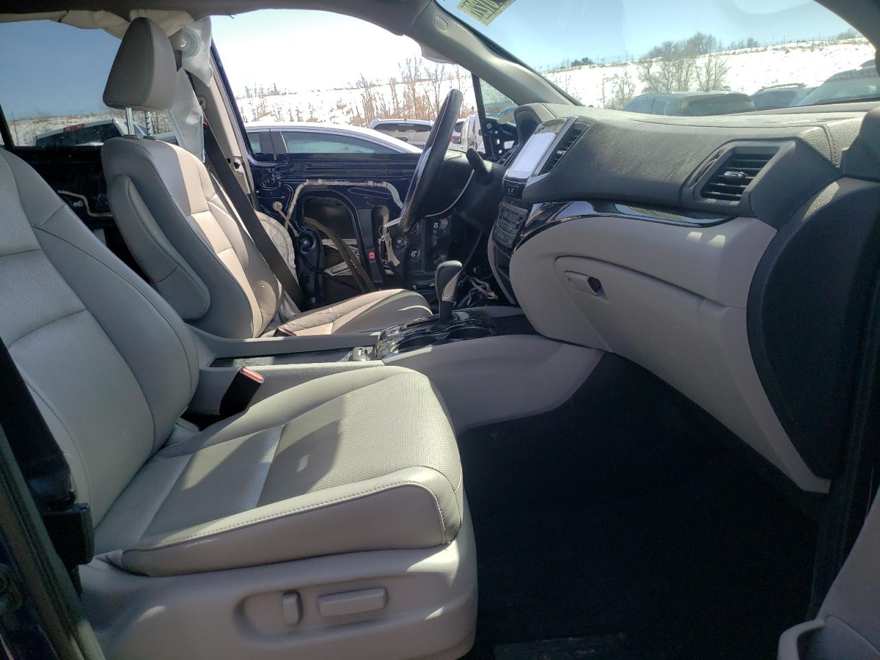 Photo 5 from auction – 2019 HONDA RIDGELINE with VIN 5FPYK3F7XKB006564
