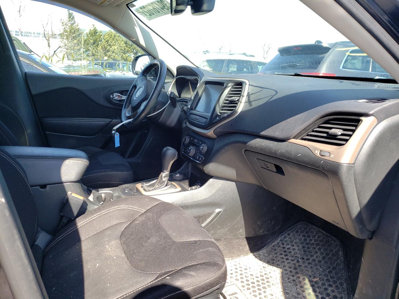 Photo 5 from auction – 2015 JEEP CHEROKEE L with VIN 1C4PJMCS4FW661942