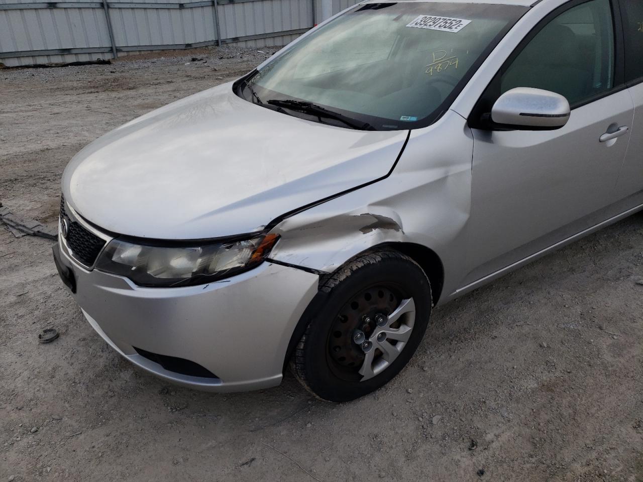 Photo 9 from auction – 2012 KIA FORTE EX with VIN KNAFU4A20C5609874