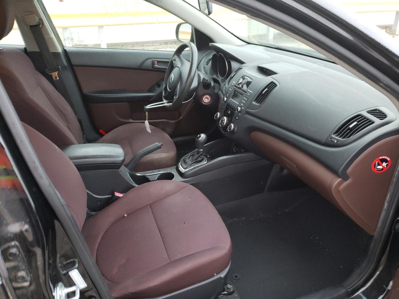 Photo 5 from auction – 2011 KIA FORTE EX with VIN KNAFU4A20B5890296