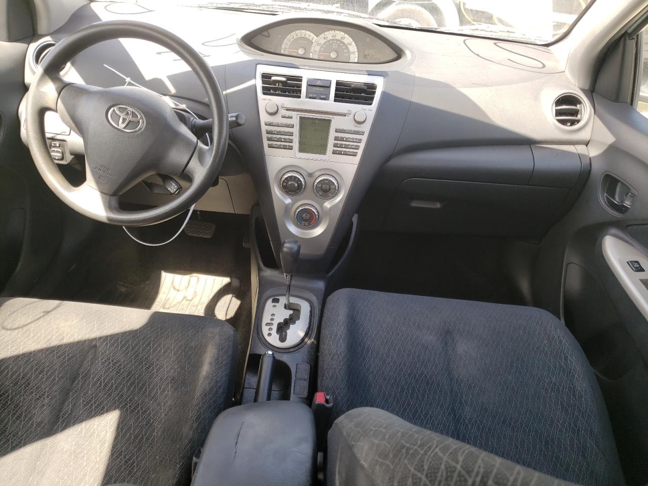 Photo 9 from auction – 2008 TOYOTA YARIS with VIN JTDBT923684037165