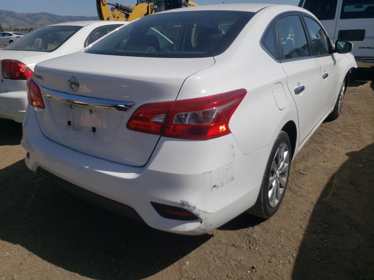 Photo 4 from auction – 2016 NISSAN SENTRA S with VIN 3N1AB7AP4GY252579