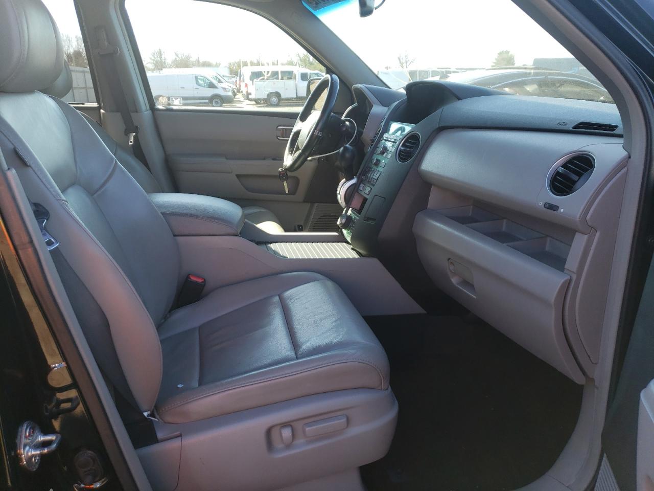 Photo 5 from auction – 2009 HONDA PILOT TOUR with VIN 5FNYF38809B023225