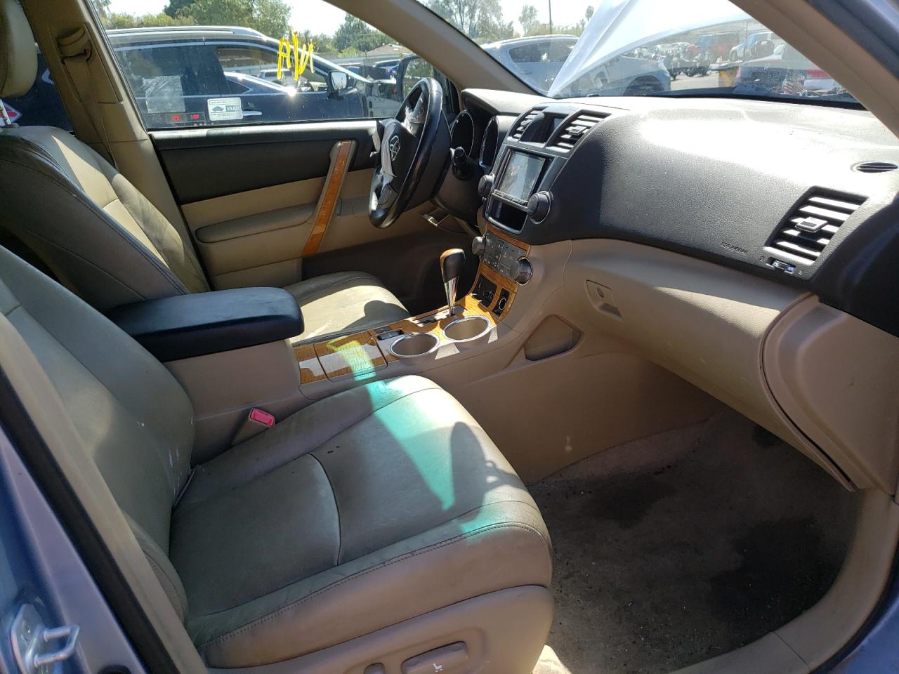 Photo 5 from auction – 2008 TOYOTA HIGHLANDER with VIN JTEEW44AX82021528
