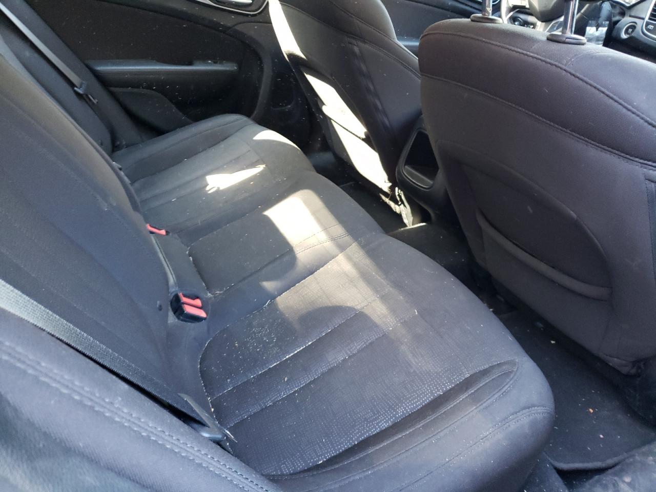 Photo 6 from auction – 2016 CHRYSLER 200 LIMITE with VIN 1C3CCCAB1GN167961