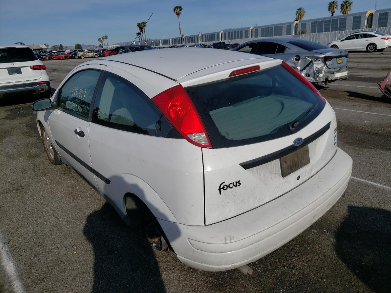 Photo 3 from auction – 2001 FORD FOCUS ZX3 with VIN 3FAFP31321R191167