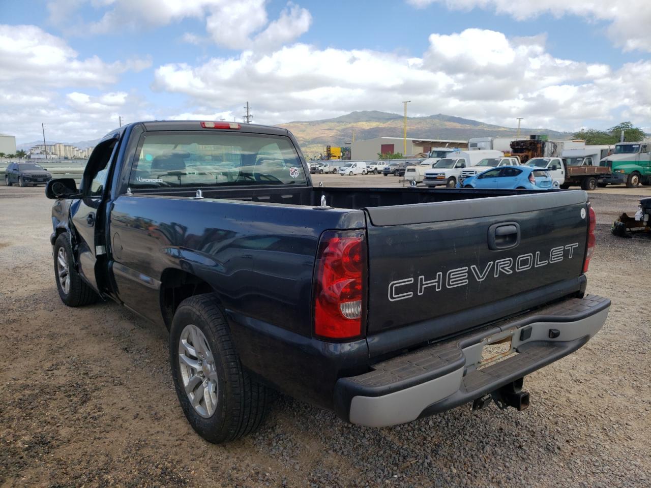 Photo 3 from auction – 2005 CHEVROLET SILVERADO with VIN 1GCEC14V95Z270663