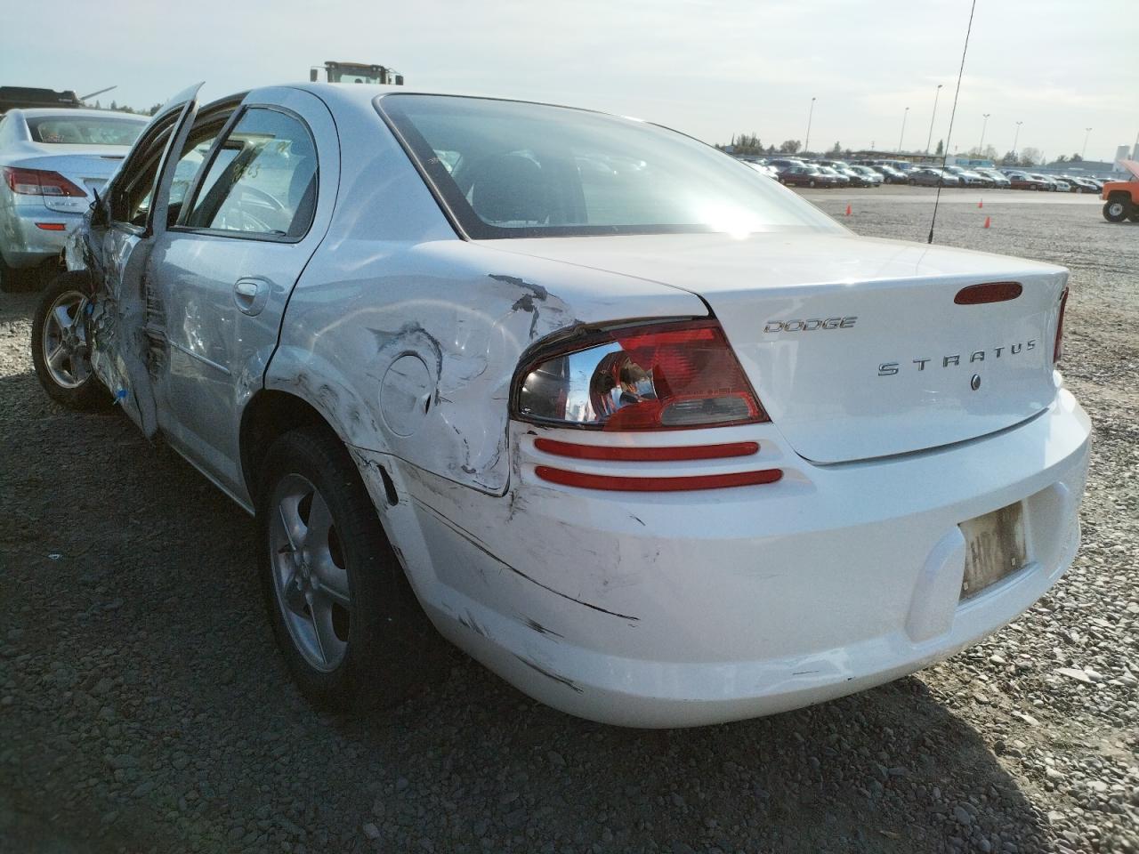 Photo 3 from auction – 2005 DODGE STRATUS SX with VIN 1B3EL46R45N583968