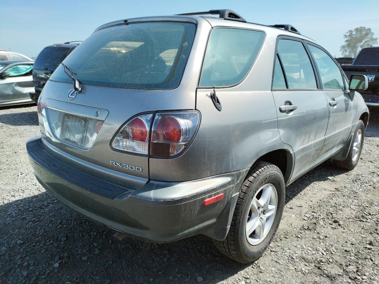 Photo 4 from auction – 2001 LEXUS RX 300 with VIN JTJGF10U410108545