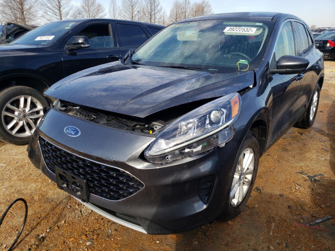 Photo 2 from auction – 2020 FORD ESCAPE SE with VIN 1FMCU9G64LUA30028