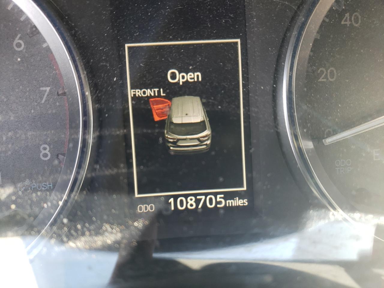 Photo 8 from auction – 2016 TOYOTA HIGHLANDER with VIN 5TDDKRFH2GS225914