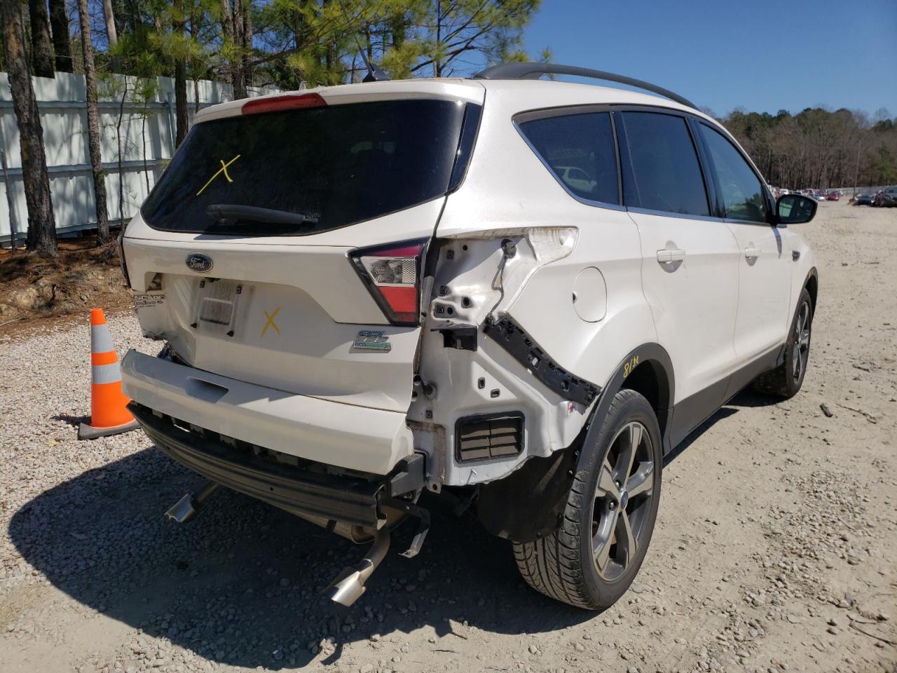 Photo 4 from auction – 2018 FORD ESCAPE SEL with VIN 1FMCU0HD4JUC44622