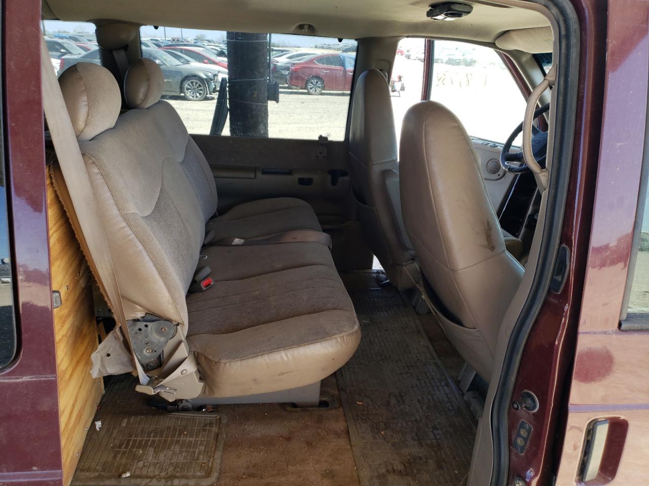Photo 6 from auction – 2003 CHEVROLET ASTRO with VIN 1GNEL19X83B118686