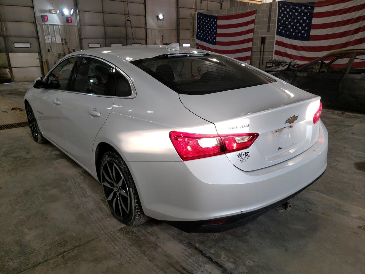 Photo 3 from auction – 2018 CHEVROLET MALIBU LT with VIN 1G1ZD5ST3JF282092