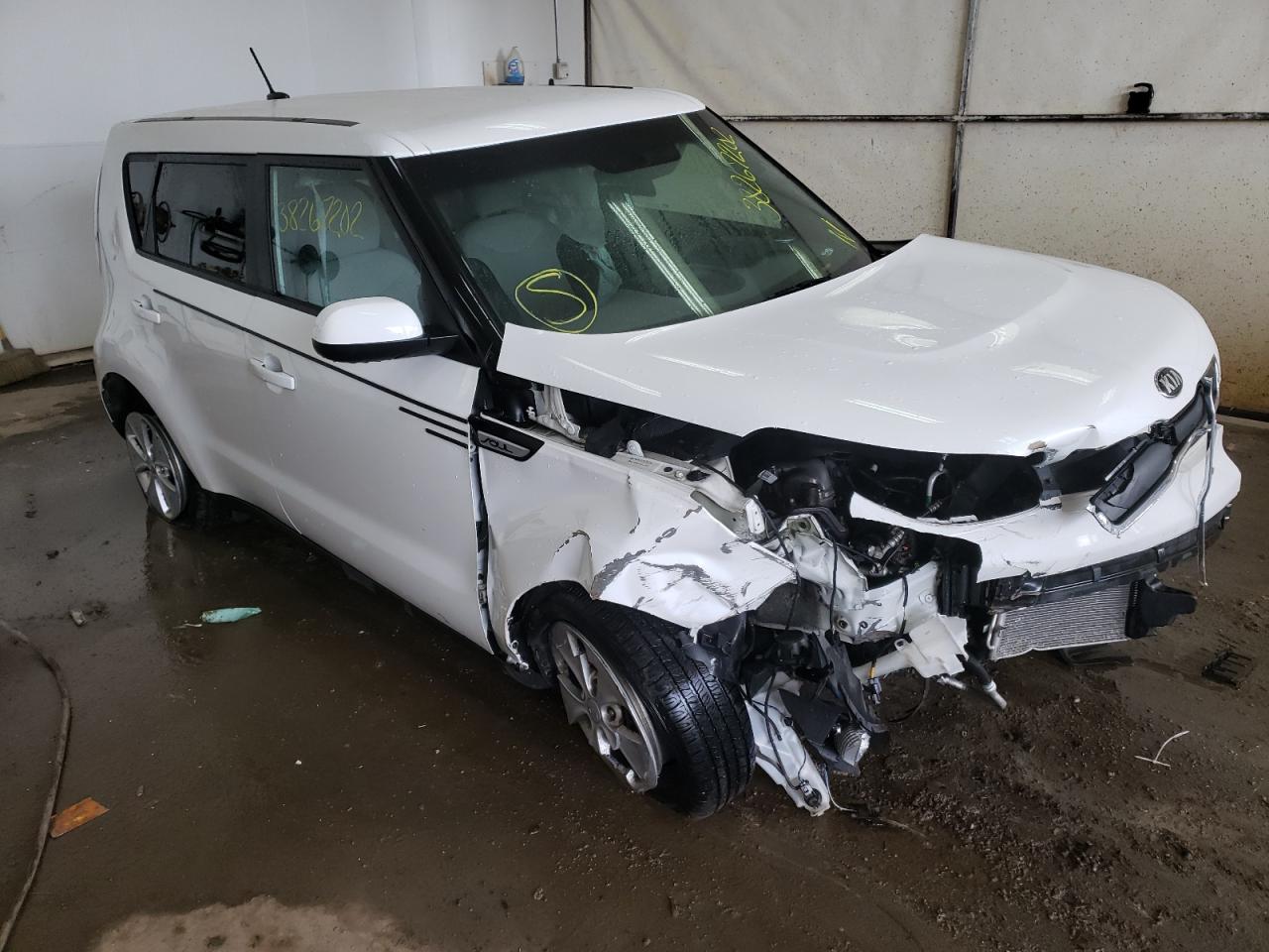KIA SOUL 2015 with VIN KNDJN2A24F7197689 - Photo from auction
