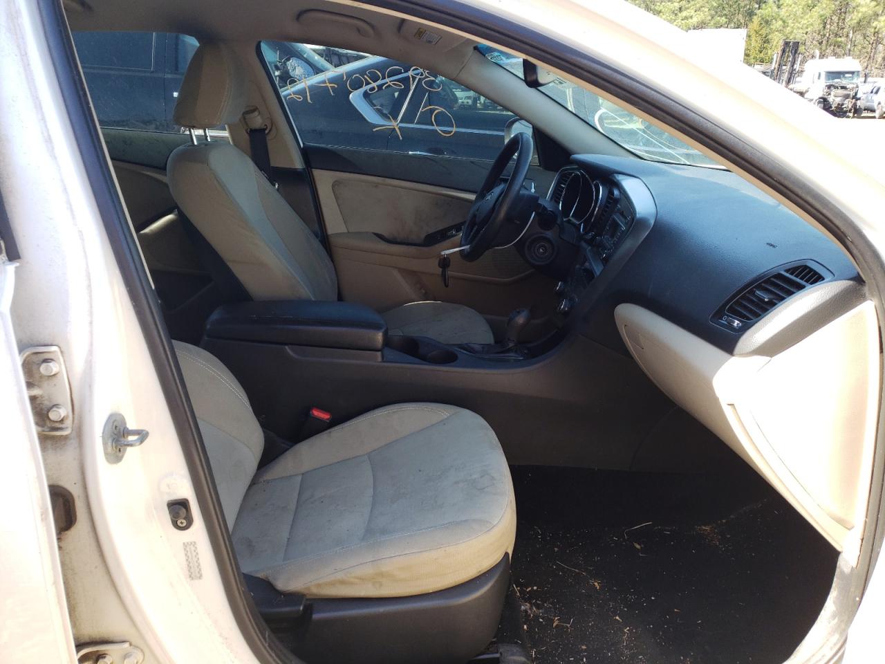 Photo 5 from auction – 2012 KIA OPTIMA LX with VIN KNAGM4A77C5275312