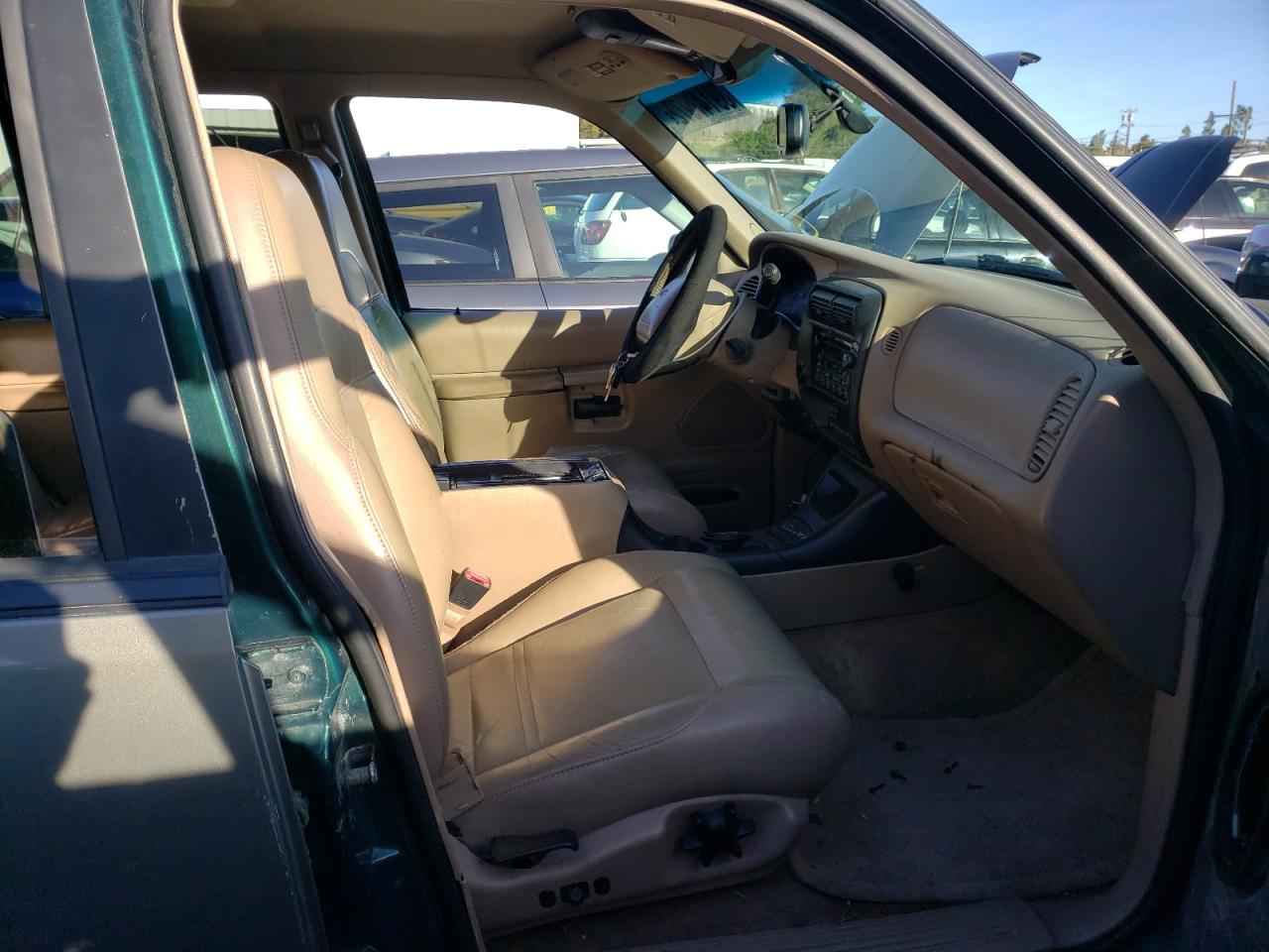 Photo 5 from auction – 2000 FORD EXPLORER E with VIN 1FMZU64E6YZA38677