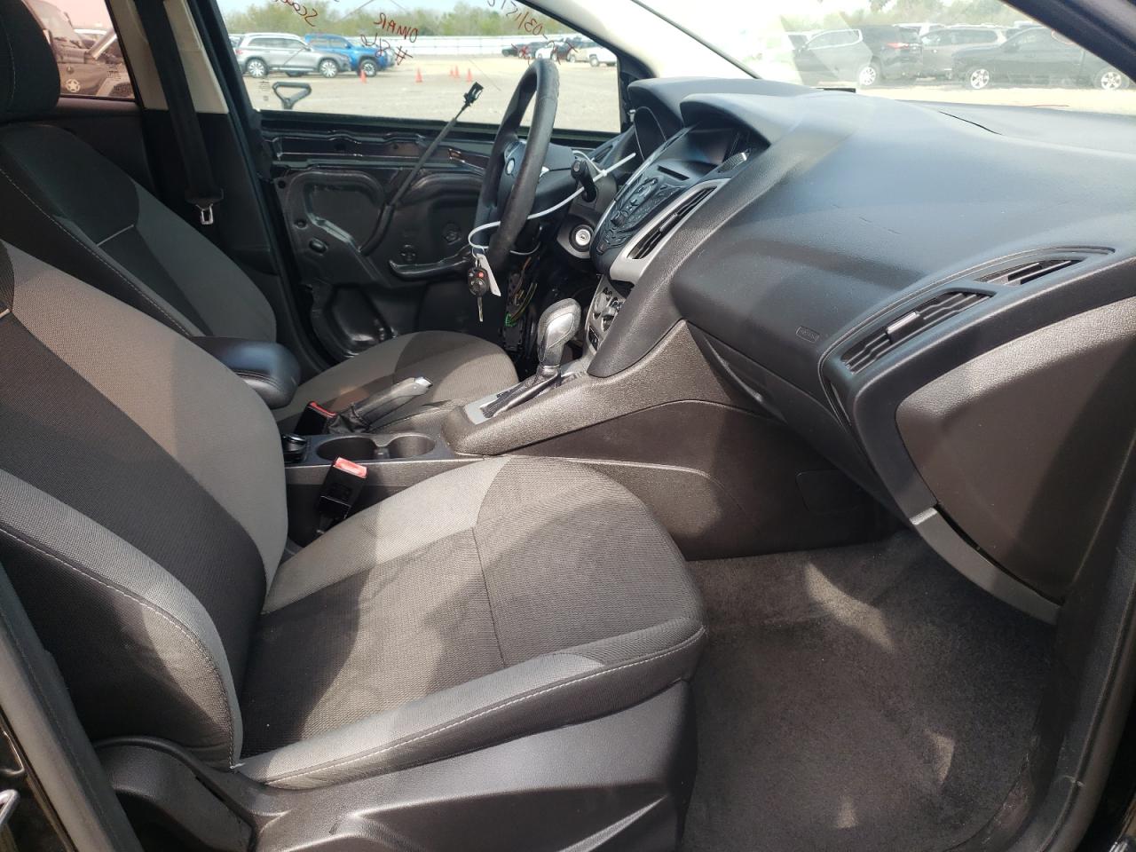 Photo 5 from auction – 2013 FORD FOCUS SE with VIN 1FADP3K20DL243735