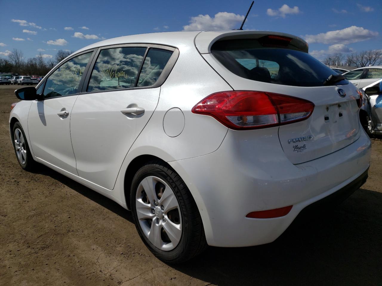 Photo 3 from auction – 2016 KIA FORTE LX with VIN KNAFK5A80G5572752