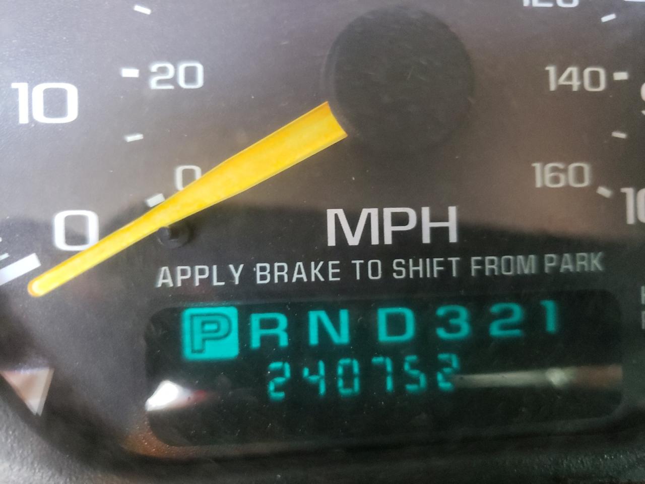 Photo 8 from auction – 1999 CHEVROLET SILVERADO with VIN 2GCEK19TXX1191220