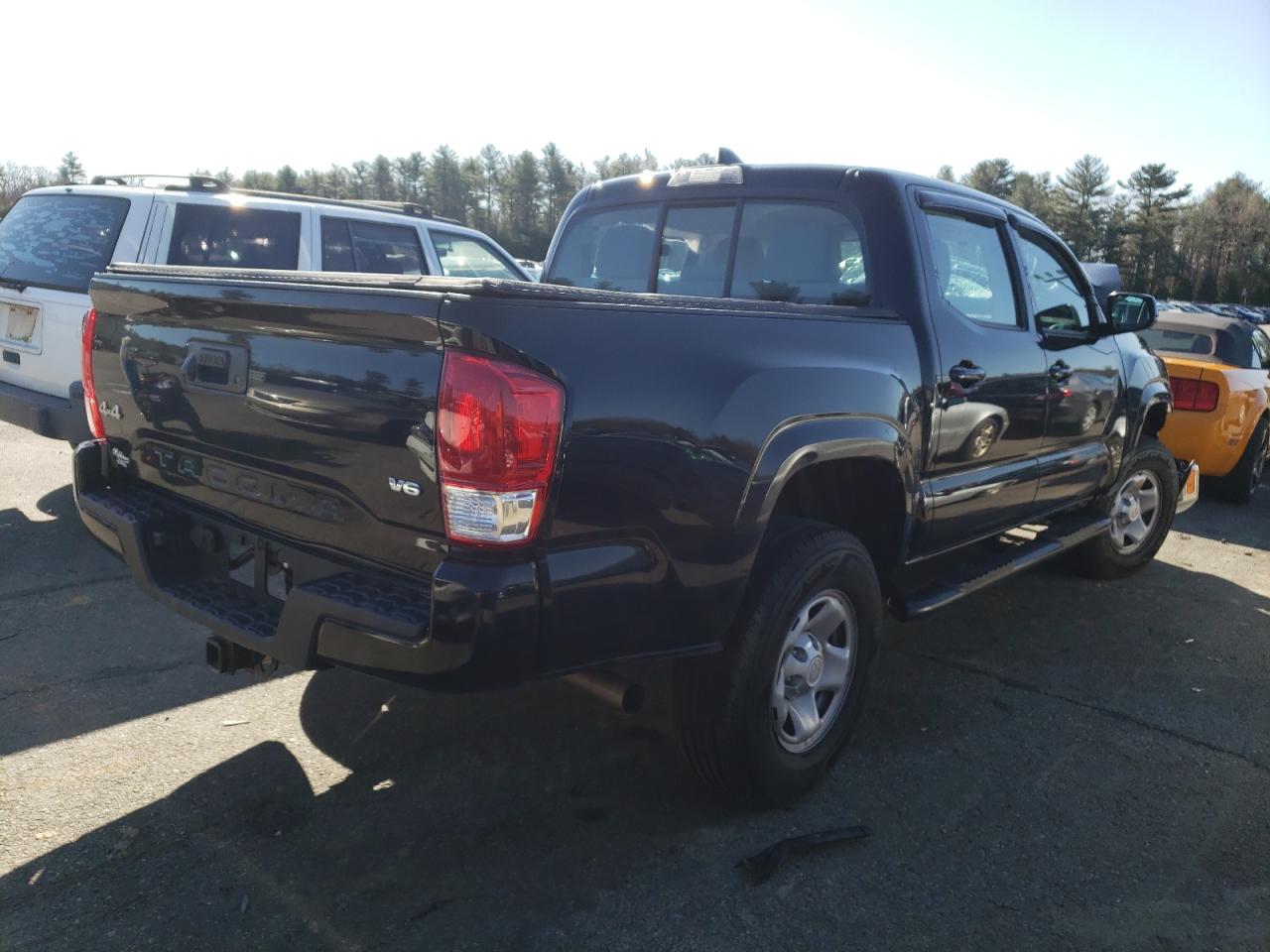 Photo 4 from auction – 2017 TOYOTA TACOMA DOU with VIN 3TMCZ5AN2HM089864