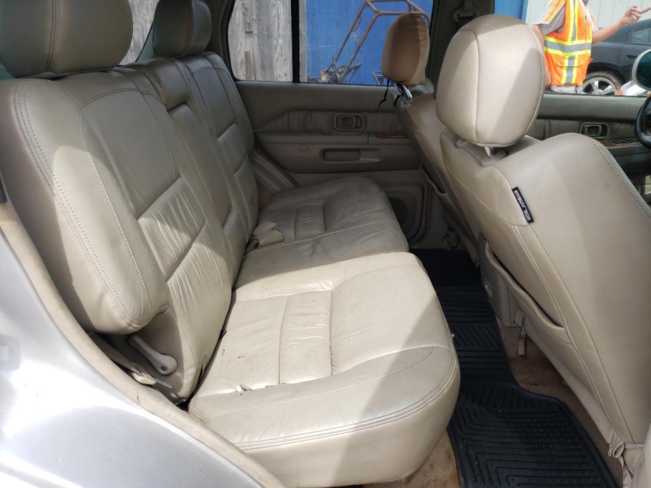 Photo 6 from auction – 2002 INFINITI QX4 with VIN JNRDR09X42W210849