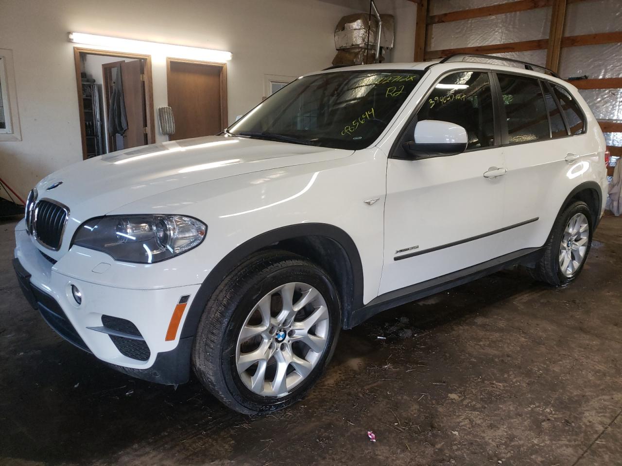 Photo 2 from auction – 2012 BMW X5 XDRIVE3 with VIN 5UXZV4C51CL985644