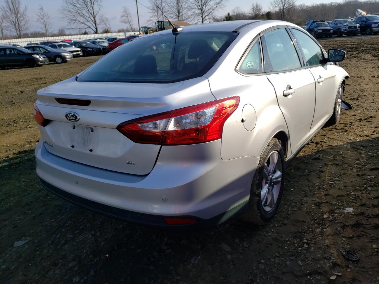 Foto 4 de la subasta – 2014 FORD FOCUS SE con VIN 1FADP3F26EL395398