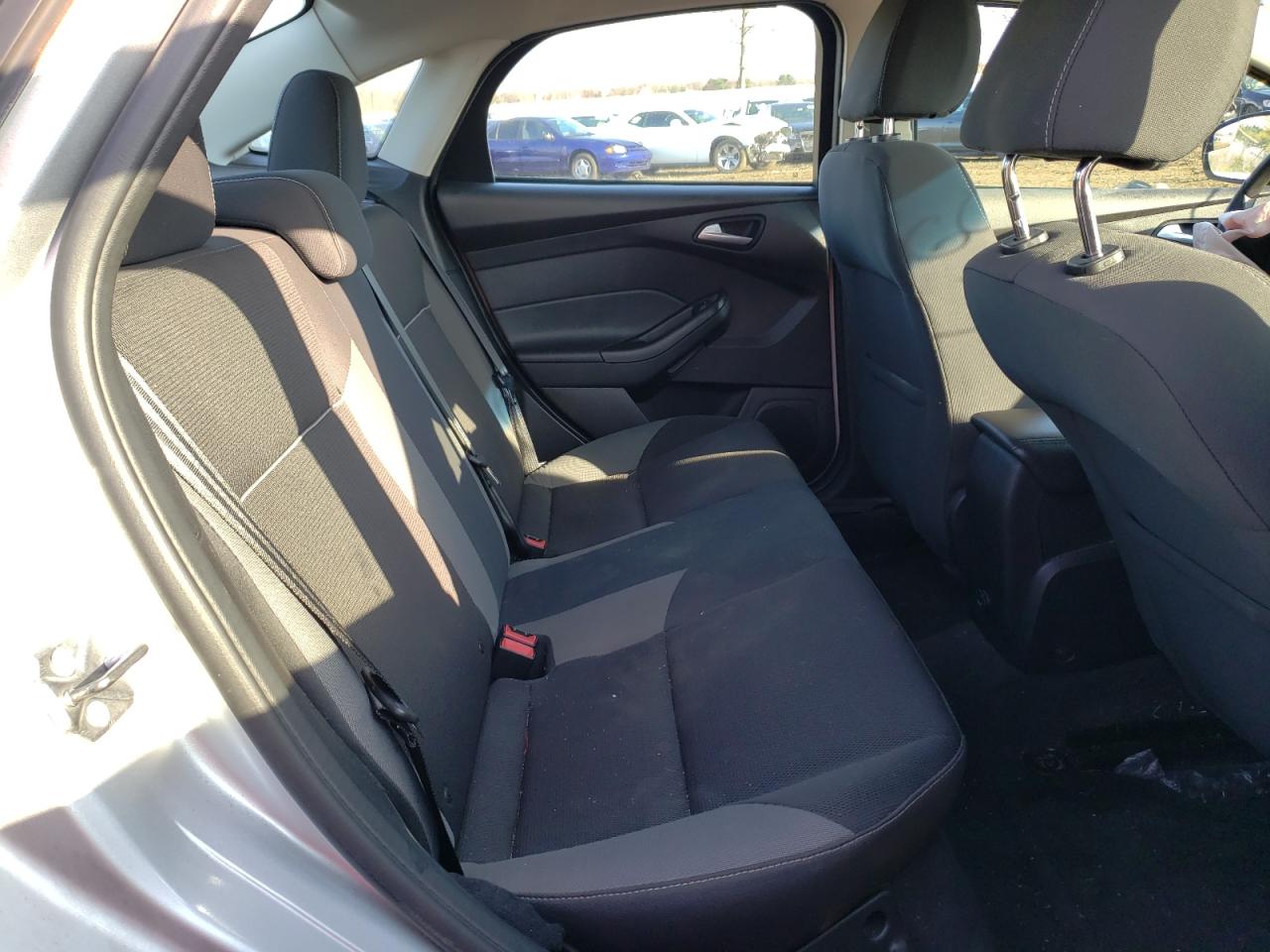 Foto 6 de la subasta – 2014 FORD FOCUS SE con VIN 1FADP3F26EL395398