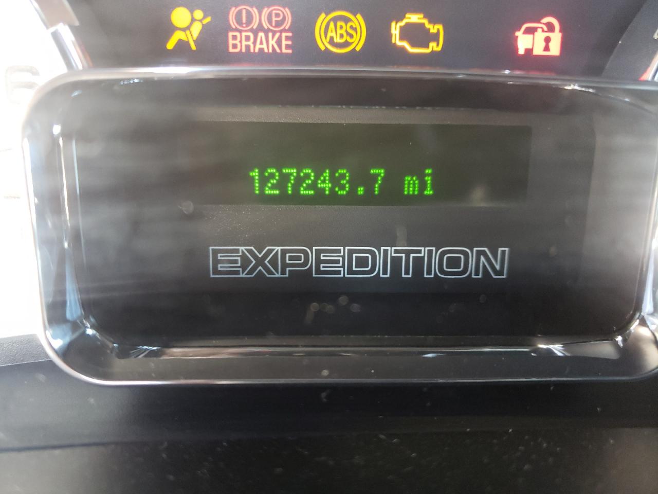 Photo 8 from auction – 2010 FORD EXPEDITION with VIN 1FMJU1F54AEA63880